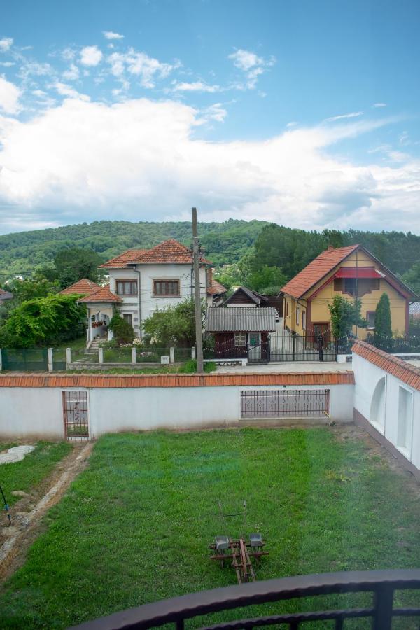 Casa Nevada Otel Curtea de Argeş Dış mekan fotoğraf