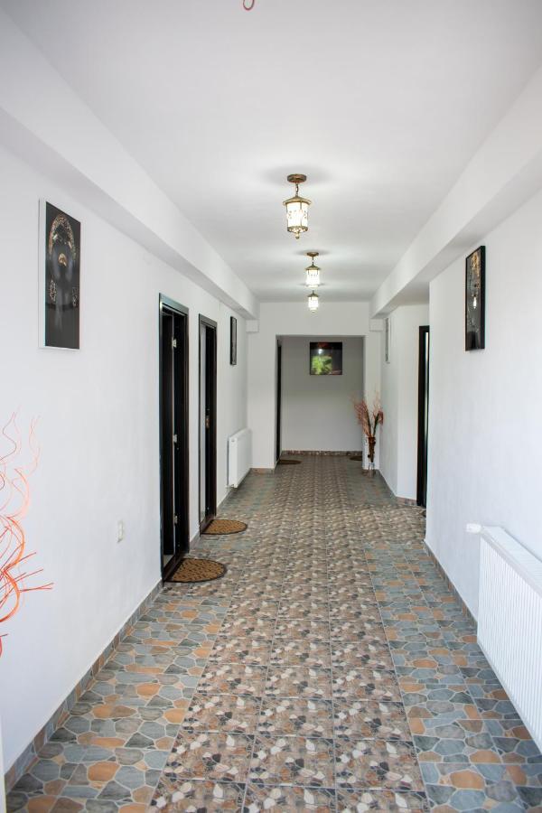 Casa Nevada Otel Curtea de Argeş Dış mekan fotoğraf